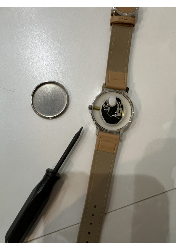 裏蓋を開けた状態